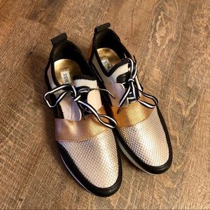 STEVE MADDEN•Arctic Rose Gold Shoes•Size 9